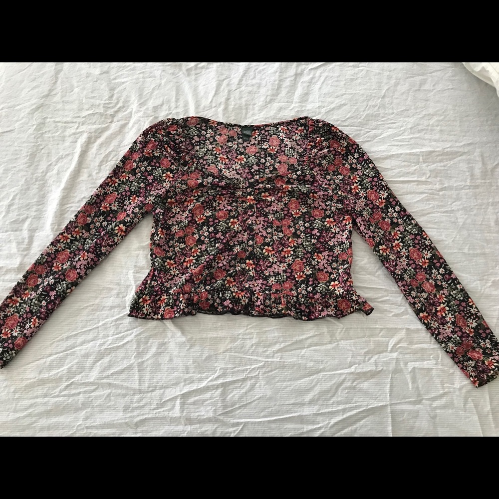 Wild fable Floral long sleeve cropped top